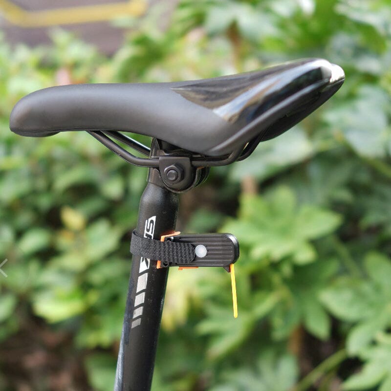 Cadeau idéal : Feu arrière LED pour vélo — sécurité et visibilité maximales 🚴✨ À moitié prix aujourd'hui seulement !