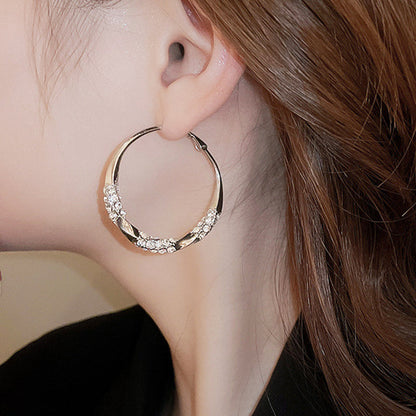 🔥 50% DE RÉDUCTION ! ✨ Boucles d'Oreilles Cercles Zircon - Design 32mm Léger, Alliage Hypoallergénique, Élégant Polyvalent 💎✨