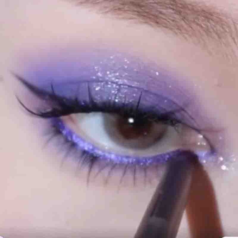 Édition limitée : Eyeliner Crayon Diamant Brillant – Tracé précis et éclat diamant