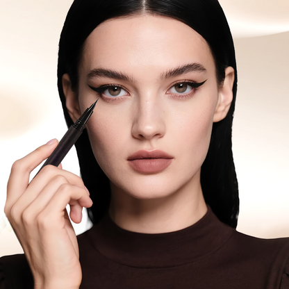 🆕 Nouveauté 2026 : Tenue Extra | Stylo Eye-liner Liquide Imperméable – Promo -50% 🖋️