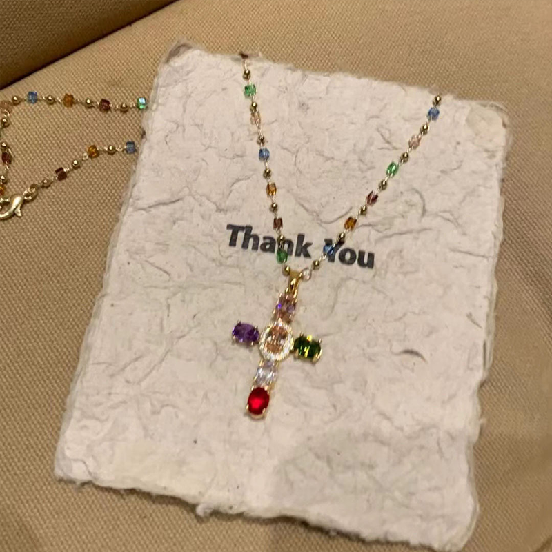 💎 50 % DE RÉDUCTION !! ✝️ Collier coloré avec pendentif en forme de croix en strass – Éclat éclatant, longueur réglable et message plein de sens ✨