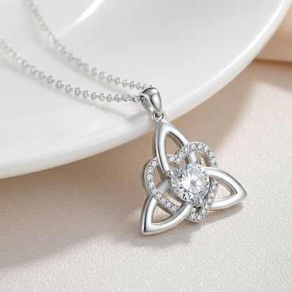 ⏳Spécial à durée limitée⏰Collier avec pendentif en forme de cœur et nœud celtique💎📿